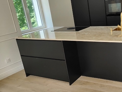 Plan de travail en Dekton Taga en finition polie